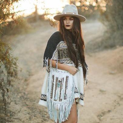 White Leather Bag With Fringe Detail - Large & Round