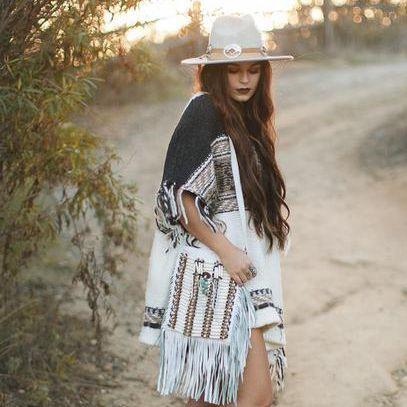 White Leather Bag With Fringe Detail - Small & Square